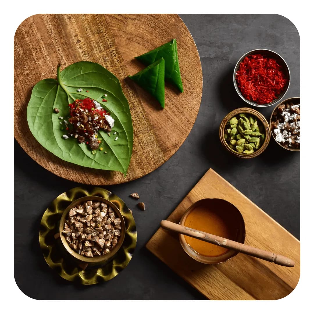 A classic Calcutta Saada Paan with a strong aroma.